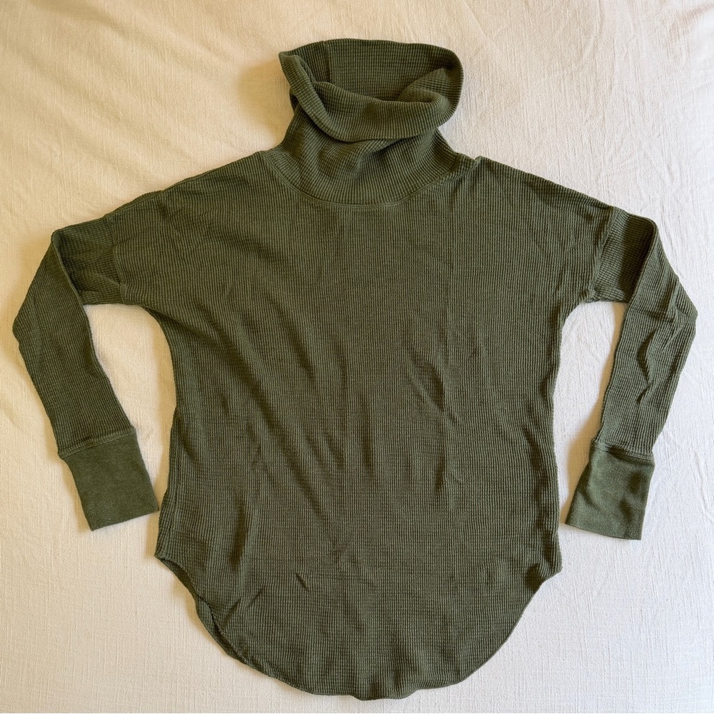Aritzia The Group by Babaton Cowlneck Waffle Thermal Top - Green XS